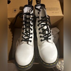 1460 W Doc Marten’s Smooth White Size 6